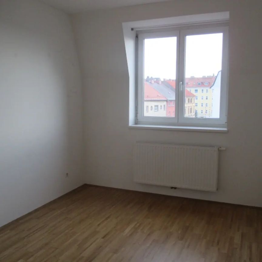 Zentral und günstig wohnen I Über den Dächern – Citywohnung nahe Augarten - Foto 1