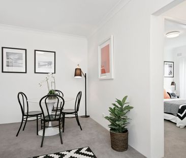 'Chic, modern 1 bedroom apartment' - Photo 5