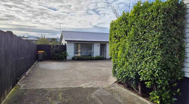 Private 2-Bedroom Standalone Unit – Beaumonts ... - Photo 1