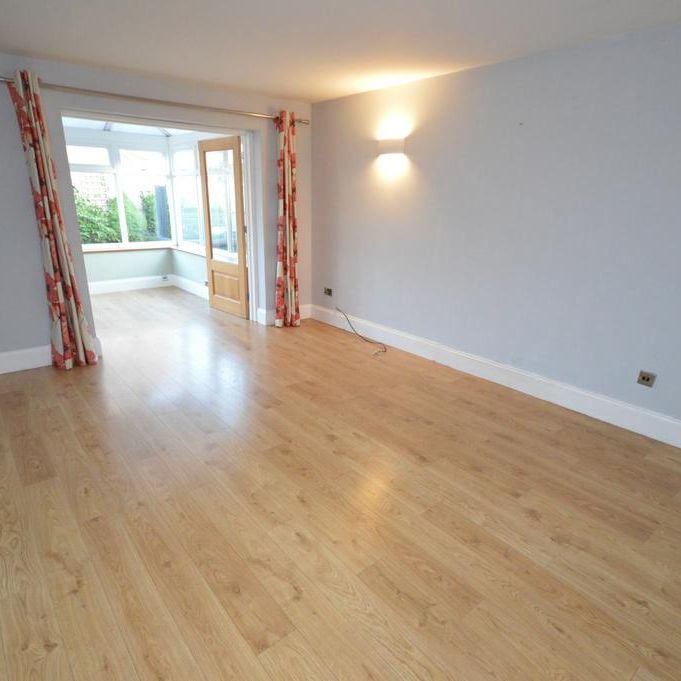 3 bedroom end of terrace house to rent - Photo 1