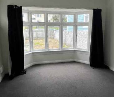 3 Bedroom Family Home, 74 Daniell Street, Newtown - Photo 3