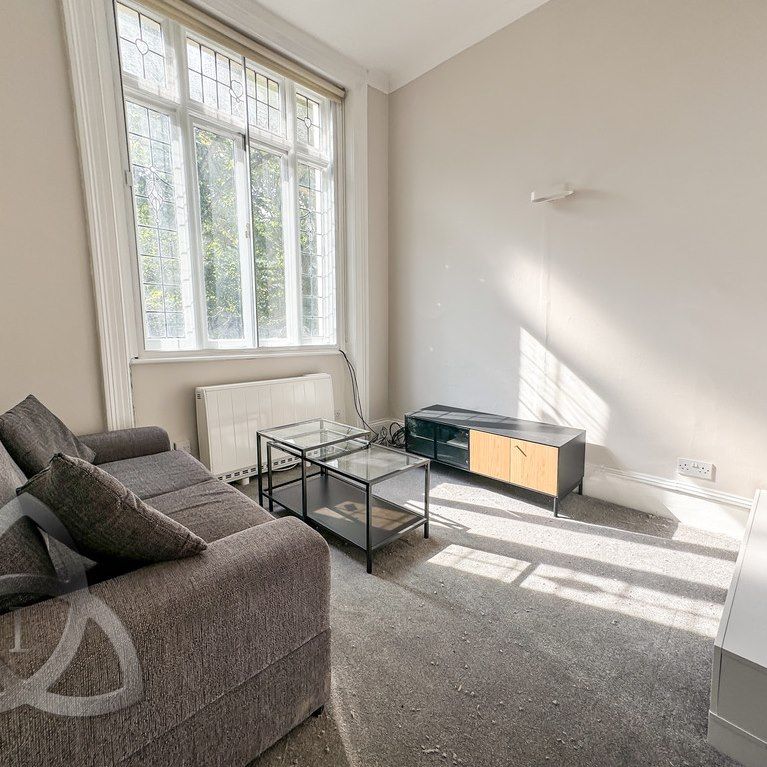Queens Gardens, Bayswater, London, W2 3BA - Photo 1