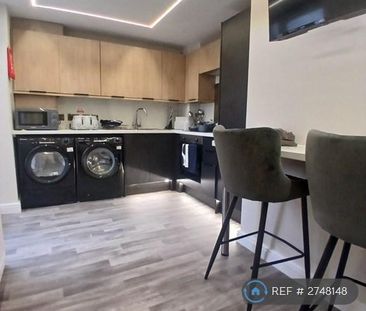 1 bedroom in a house share to rent - Photo 3