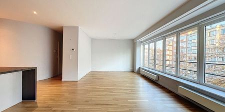 Appartement te huur in Elsene voor € 1.600 met 2 slaapkamers - Photo 2