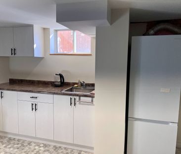 For Lease - 2 Thorncroft Crescent, Ajax, Ontario - Photo 4