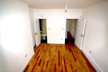 3 Bed Flat, Davidson Gardens, SW8 - Photo 5