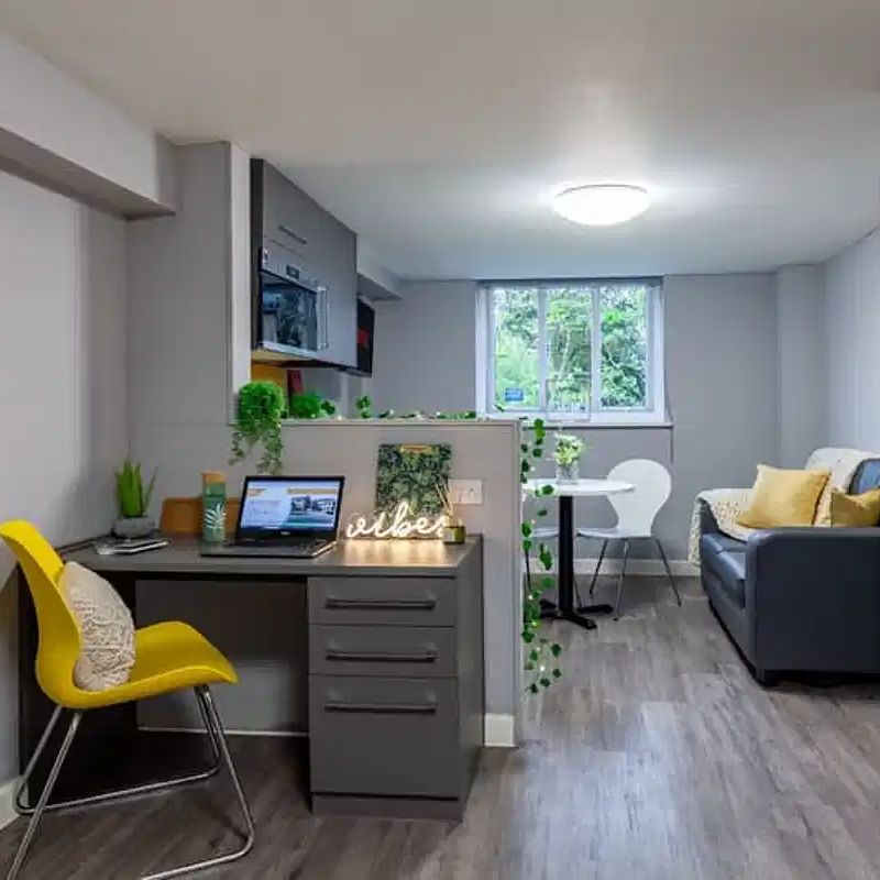 Loft Ensuite - Photo 1