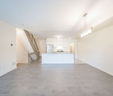 For Lease - 77 Ness Drive, Richmond Hill, Ontario - Photo 2