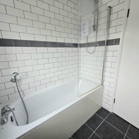Windsor Court BN11 2EZ 2 bedroom flat to rent - Photo 1