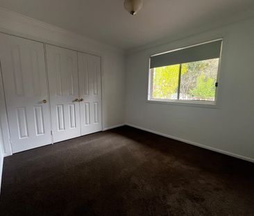 CHARMING FAMILY HOME - Photo 4