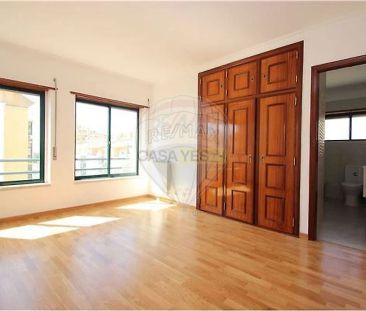 Apartment T3 in Queluz e Belas, Sintra - Photo 3