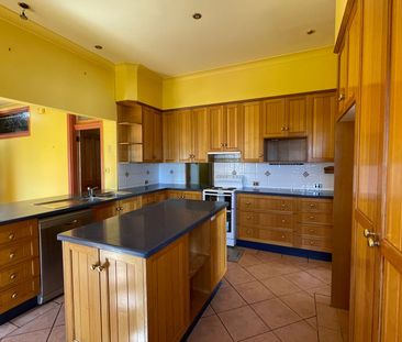 PERFECTLY POSITIONED - Photo 4