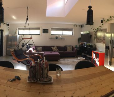 Yarraville - Photo 1