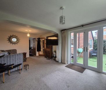 4 bedroom detached house to rent - Photo 1