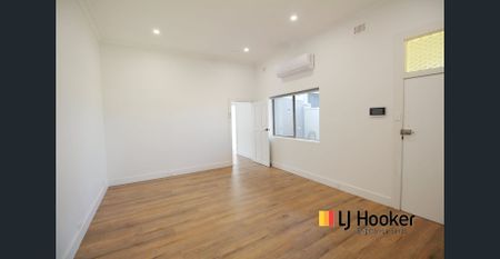 IMMACULATE RENOVATED ONE BEDROOM SEMI HOME! - Photo 4