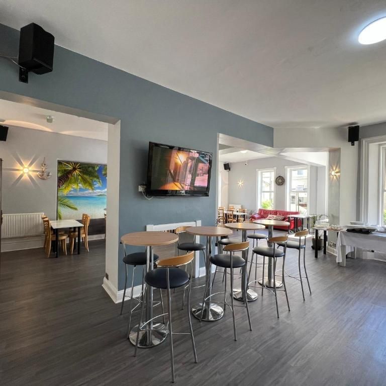 Beacon Road, Bournemouth - Photo 1