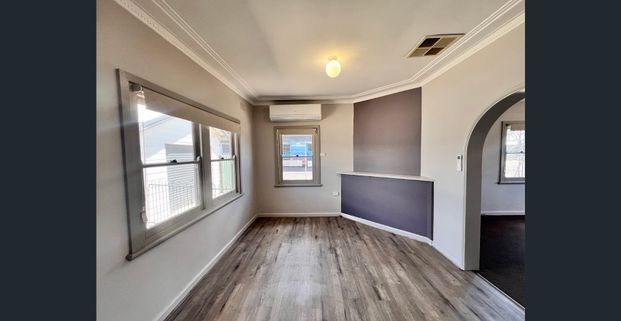 Charming 3-Bedroom House in West Tamworth - Photo 1