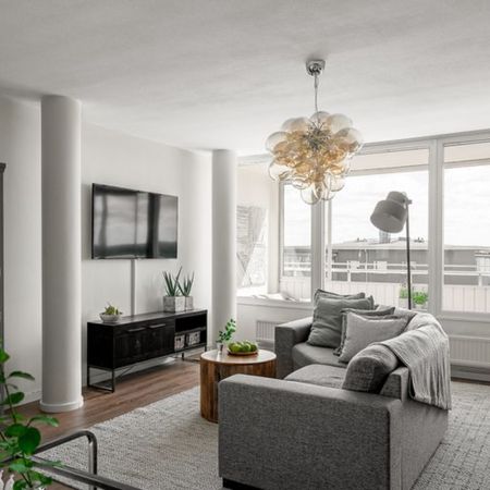 Ljus hörntrea högst upp i huset - Photo 2