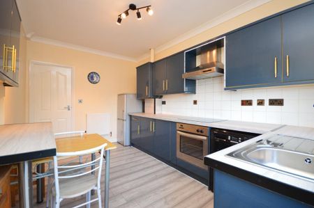 2 bedroom semi-detached house to rent - Photo 5