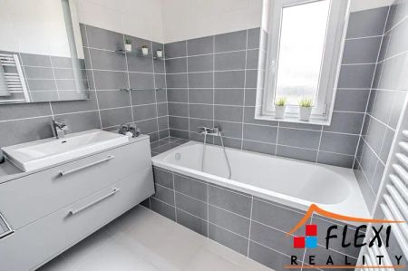 Pronájem moderního bytu s nadstandardní lodžií v centru Ostravy, OV, 4+1, 122 m - Photo 4