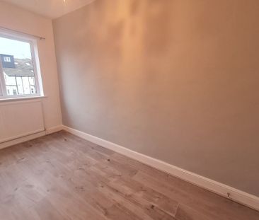 Lower Oxford Street - Photo 4