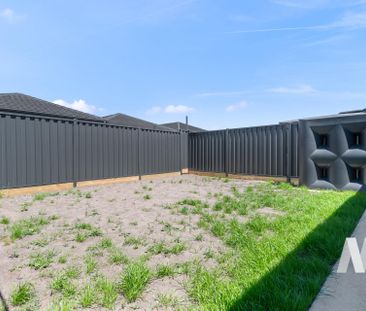 5 Surat Way, Rockbank VIC 3335 - House For Rent | Domain - Photo 3