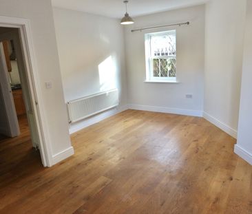 Three Bedroom Terraced House for Rent in Chelmsford - Photo 6