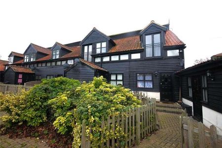 Little Dytchleys, Coxtie Green Road, Brentwood, Essex, CM14 - Photo 5