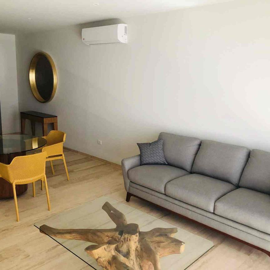Departamento amueblado, con preciosa vista, en TownSquare. - Photo 1