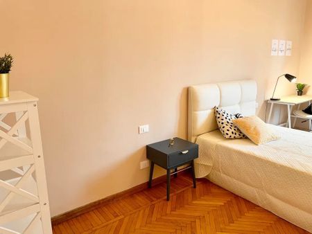 Lungarno Amerigo Vespucci, Florence, Tuscany 50123 - Photo 3