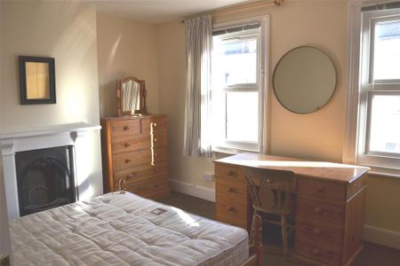 4 bedroom terraced house to rent - Photo 3