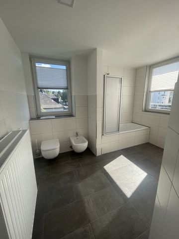 PENTHOUSE-Wohnung mit Weitblick über Siegen - Photo 2