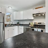 Room available in shared Townhouse! - Photo 1
