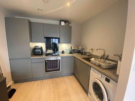 Regent Plaza, Salford, M5 - Photo 3