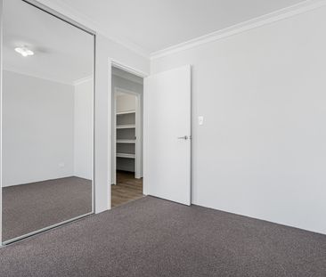 Brand New Villa - Modern Living in a Private Rear Position - Photo 3