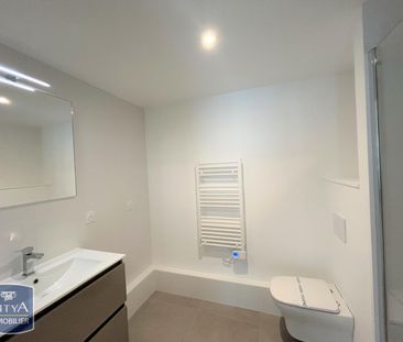 Location Appartement 2 pièces 36m² LA ROCHE SUR YON 85000 - Photo 5