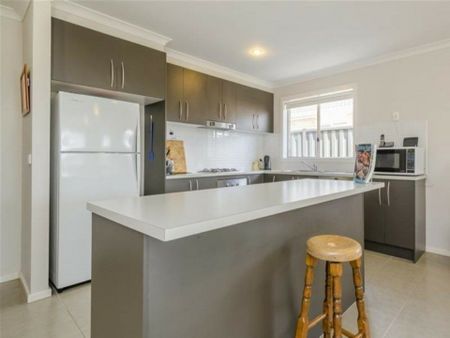 15 Romek Way, Truganina VIC, Belconnen - Photo 4