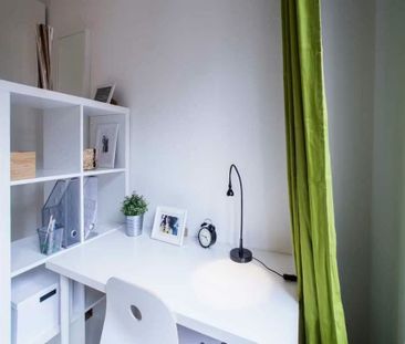 Viale Carlo Espinasse, Milan, Lombardy 20156 - Photo 2