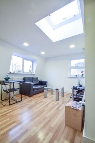 1 Bed Flat, Edith Road, W14 - Photo 2