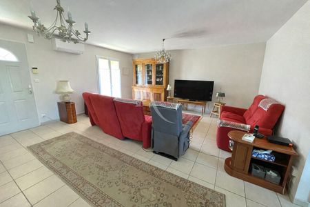 Location Maison 5 pièces 127m² - Photo 2