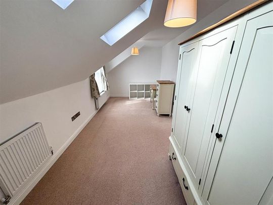 5 bedroom semi-detached house to rent - Photo 1