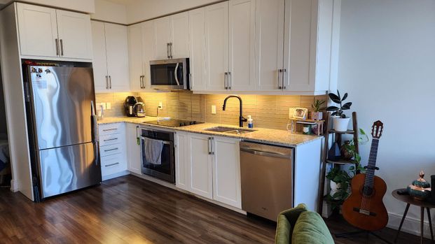 For Lease - 9600 Yonge Street Unit# 1707B, Richmond Hill, Ontario - Photo 1