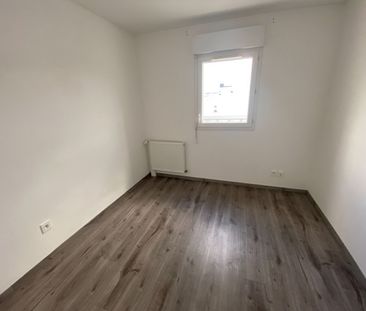 Location Appartement 4 pièces 75m² LE PETIT QUEVILLY 76140 - Photo 5