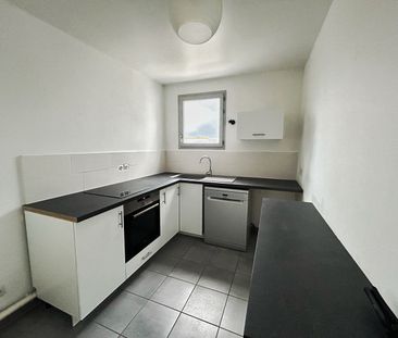 À louer - Appartement 4 pièces avec terrasse et parking - Photo 1