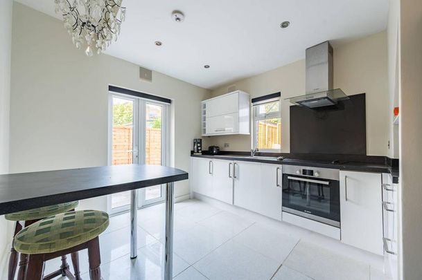 2 bedroom maisonette to rent - Photo 1