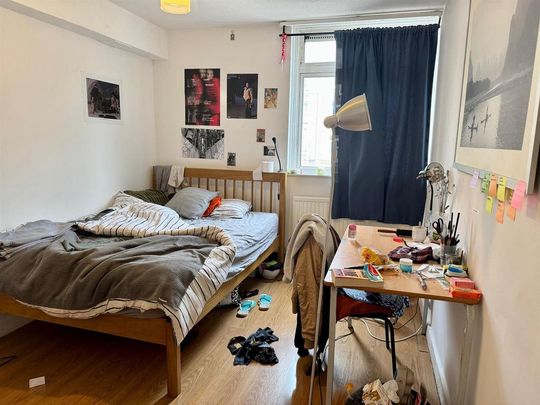 1 bedroom in a house share to rent - Photo 1