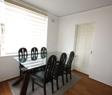 FURNISHED 2-bedroom apartment. 400-meter, easy walk to Chatswood tr... - Photo 3