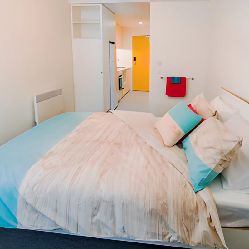 Large Studio Apartment - Photo 1