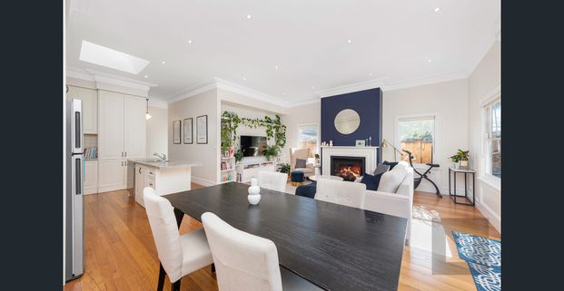 Fully Furnished including utilities and unlimited internet!! - Photo 1