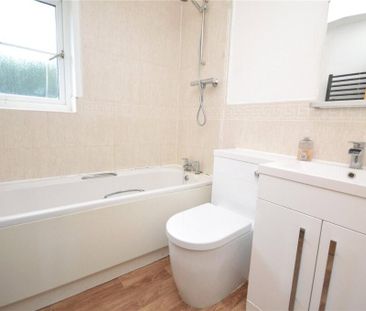 3 bedroom semi-detached house to rent - Photo 4